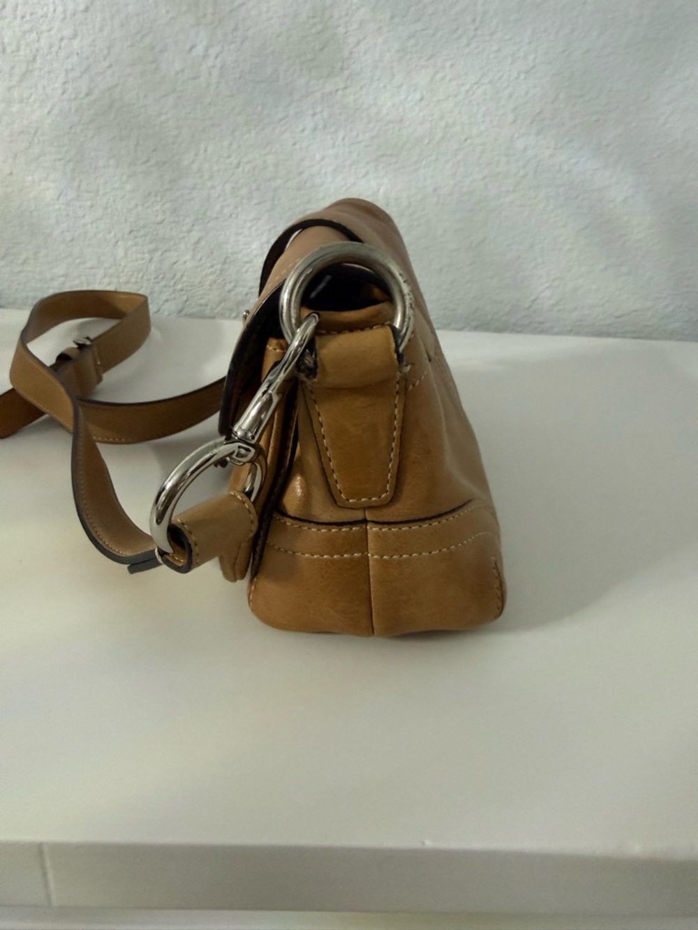 Coach Vintage Soho Crossbody Shoulder Bag Beige Tan Camel Leather - Picture 3 of 10